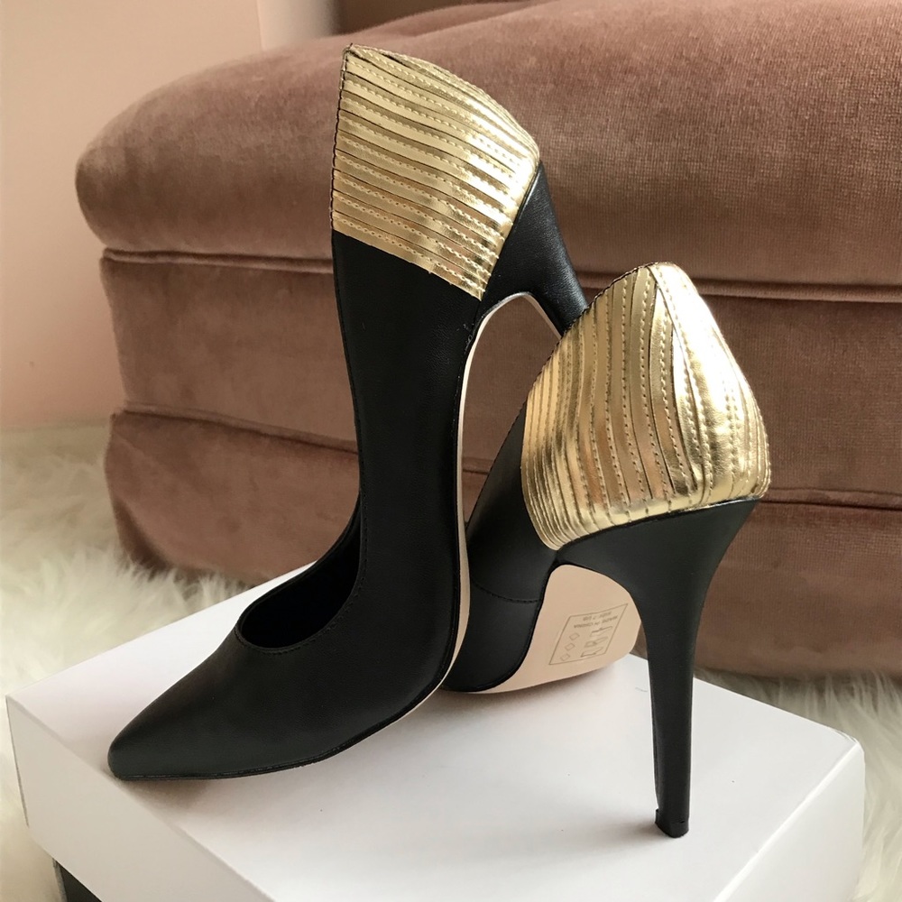 Worn 1x Black An Gold Pointed Toe Pumps Stilettos